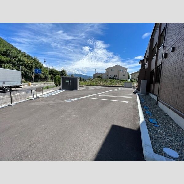 駐車場 (駐車場)