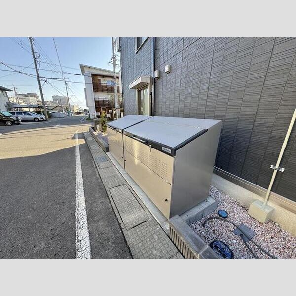 現地周辺 (ゴミステーション)
