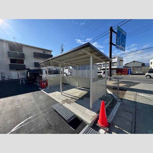 現地周辺 (駐輪場)