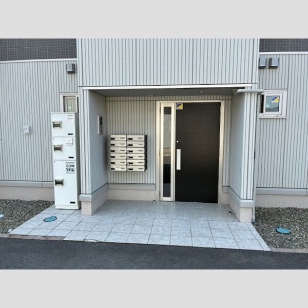 エントランス (エントランス)