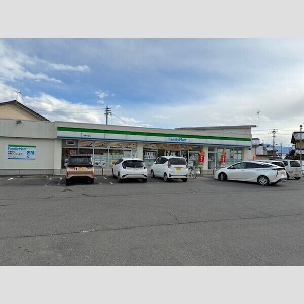 現地周辺 (ファミリーマート長野芹田店)