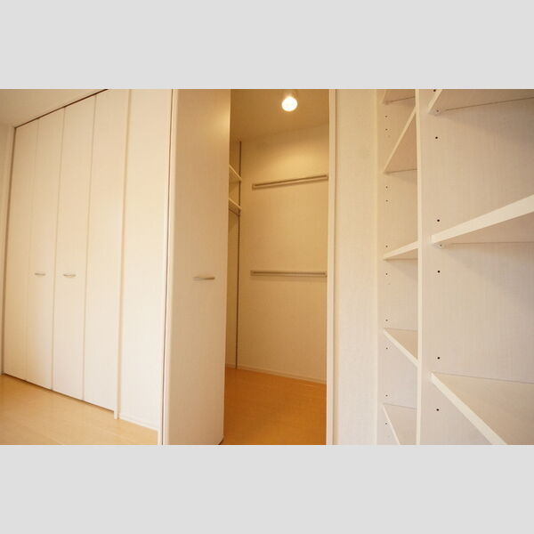 収納 (ウォークインクローゼット)