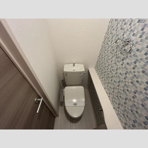 トイレ (温水洗浄暖房便座)