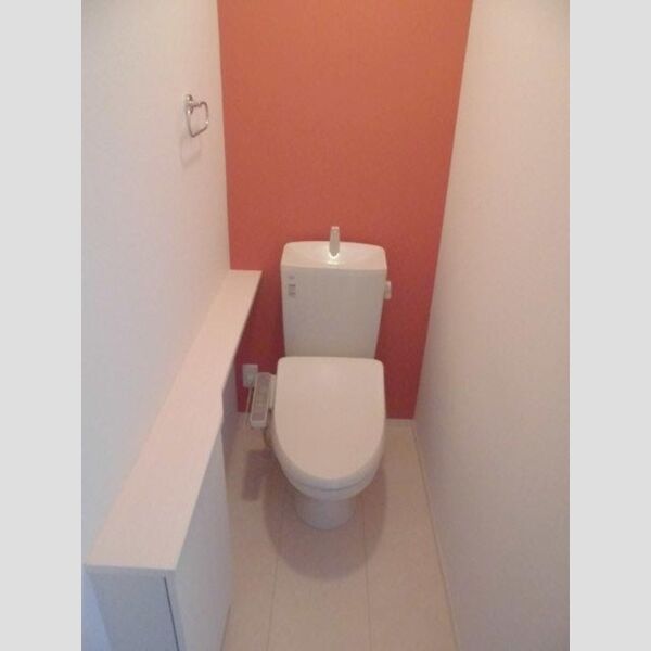 トイレ (トイレ)