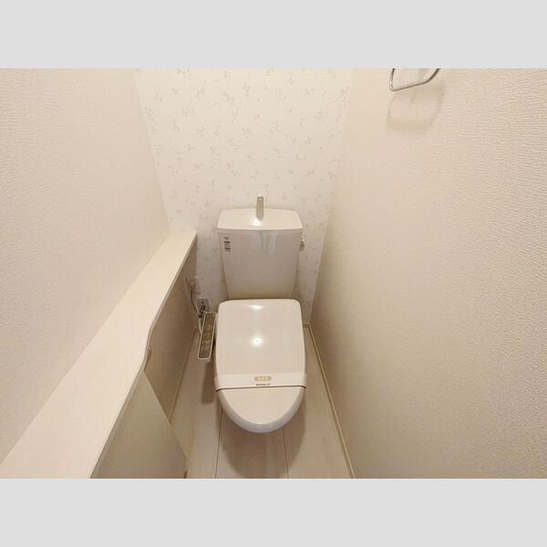 トイレ (トイレ)