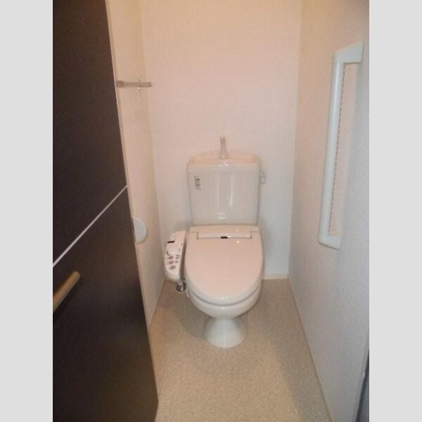 トイレ (トイレ)