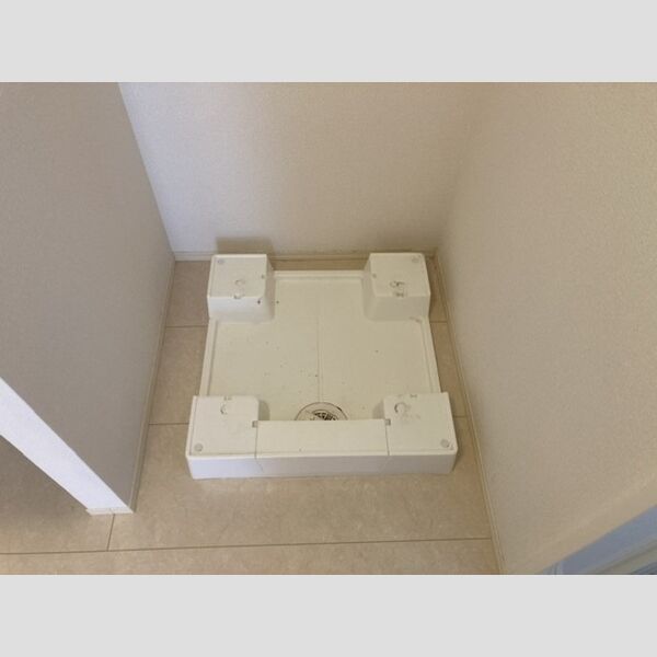 その他 (洗濯機置き場)