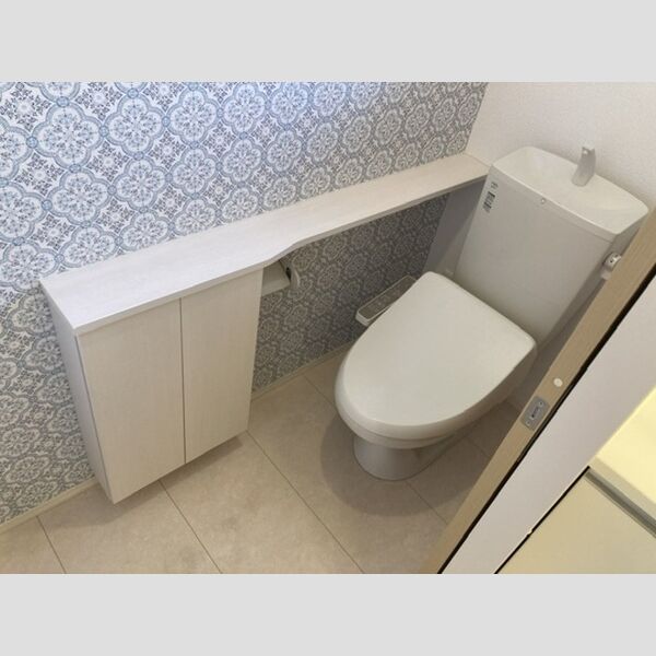 トイレ (トイレ)