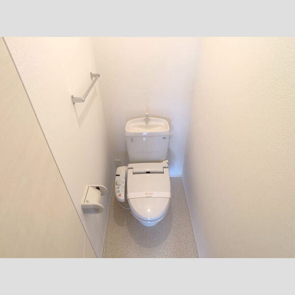 トイレ (トイレ)