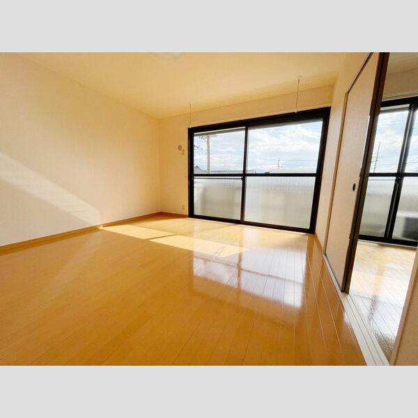 居室・リビング (洋室・南東)