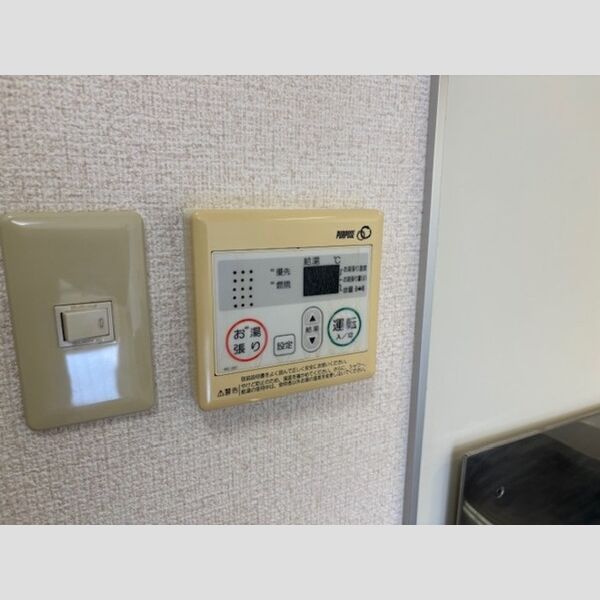 その他設備 (給湯器)