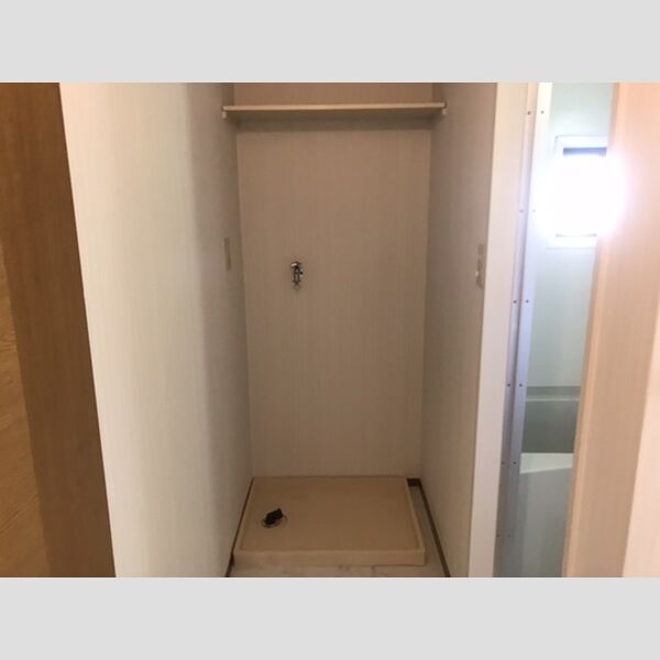その他 (洗濯機置き場)