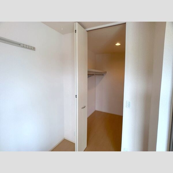 収納 (ウォークインクローゼット)