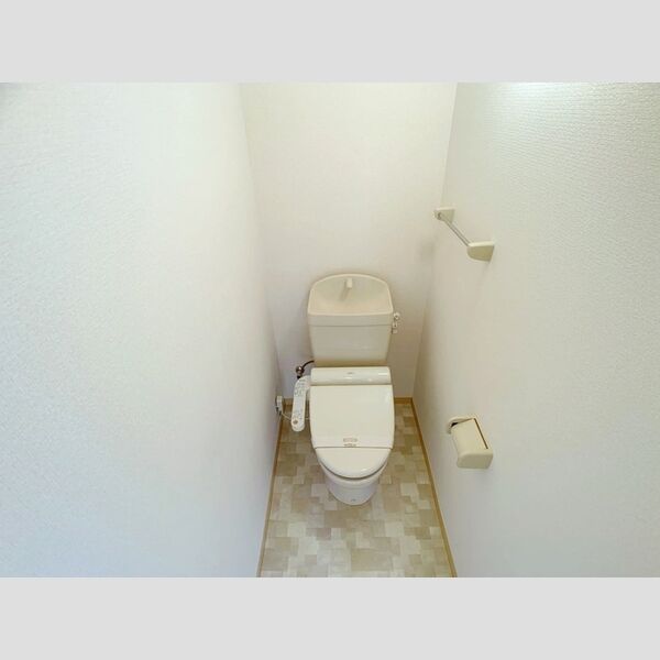 トイレ (トイレ)