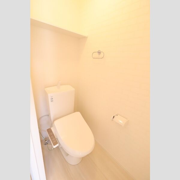 トイレ (温水洗浄暖房便座)