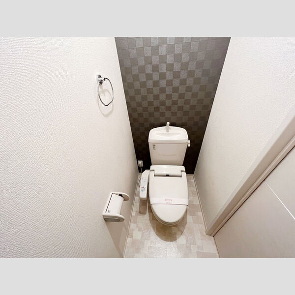トイレ (トイレ)