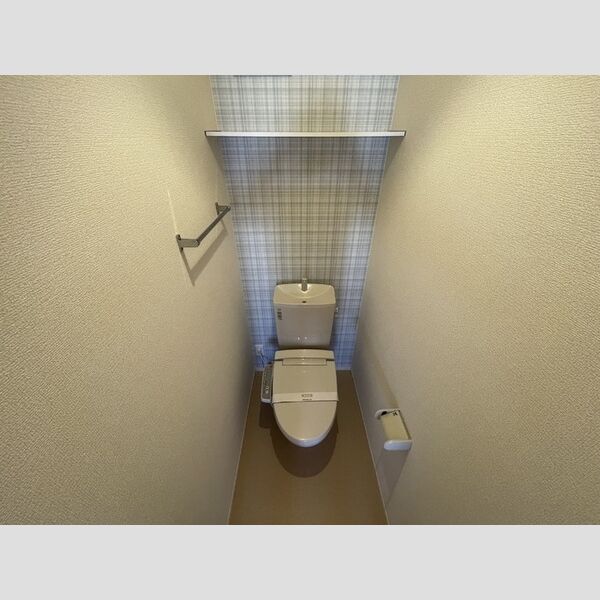 トイレ (トイレ)