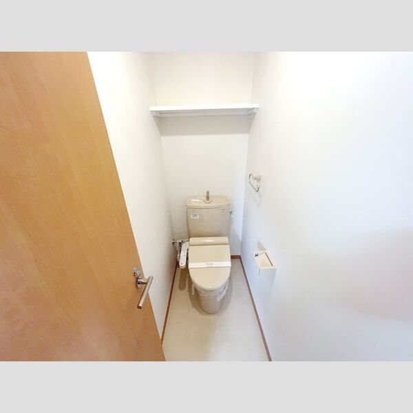トイレ (トイレ)