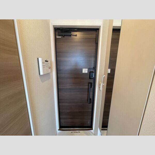 玄関 (エントランス)