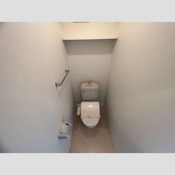 トイレ (トイレ)