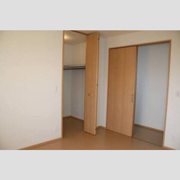 居室・リビング (プリモ桜 102 洋室6帖)