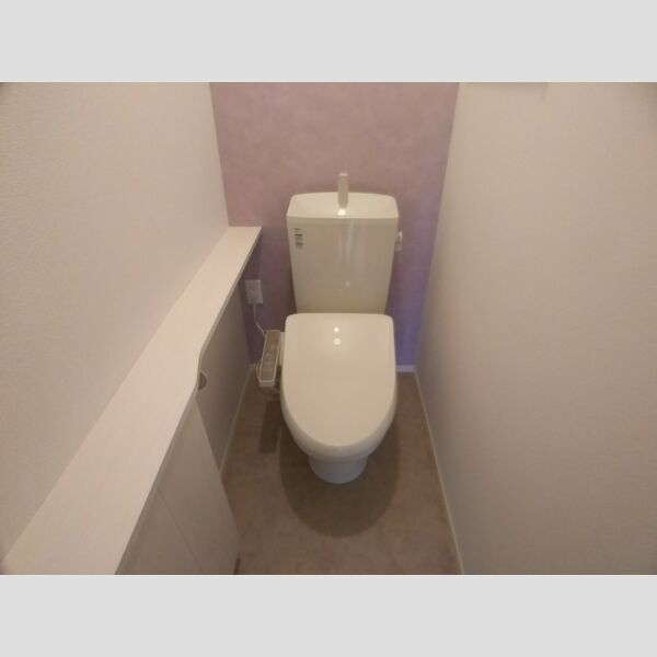 トイレ (トイレ)