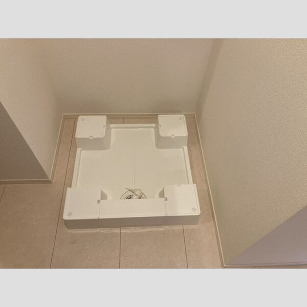 その他 (洗濯機置き場)