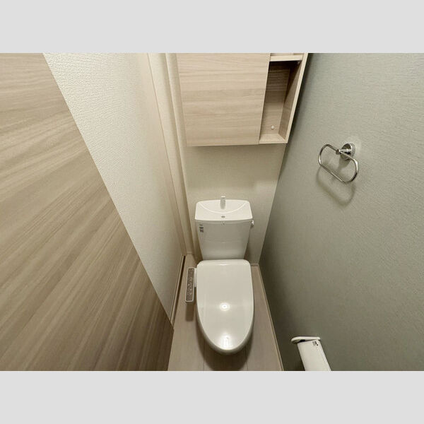 トイレ (トイレ)