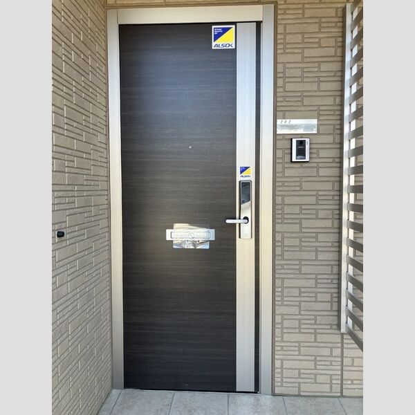 玄関 (玄関ドア)