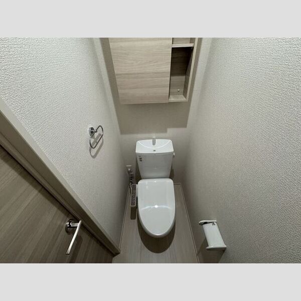 トイレ (温水暖房洗浄便座)