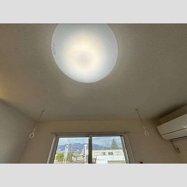 その他設備 (室内物干し)