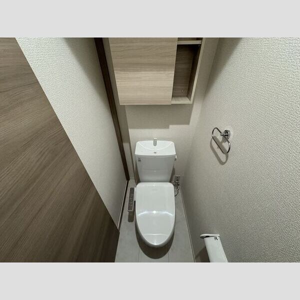 トイレ (温水洗浄暖房便座)