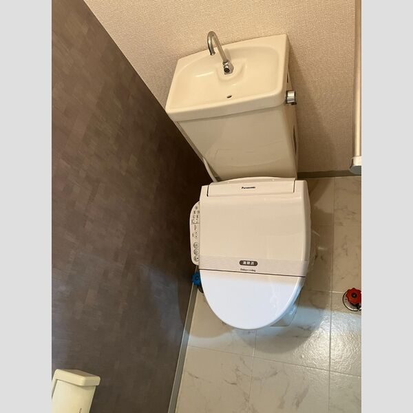 トイレ (温水洗浄暖房便座)