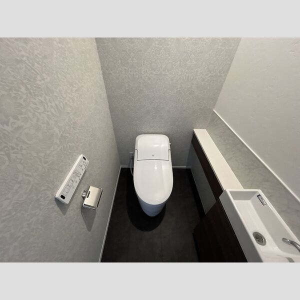 トイレ (温水洗浄暖房便座)