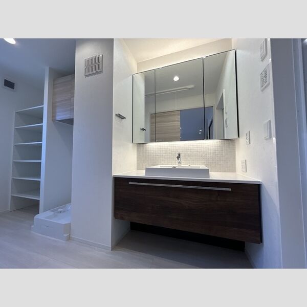 洗面所 (洗髪洗面化粧台)