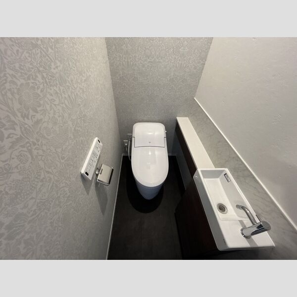 トイレ (温水洗浄暖房便座)