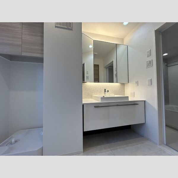 洗面所 (洗髪洗面化粧台)