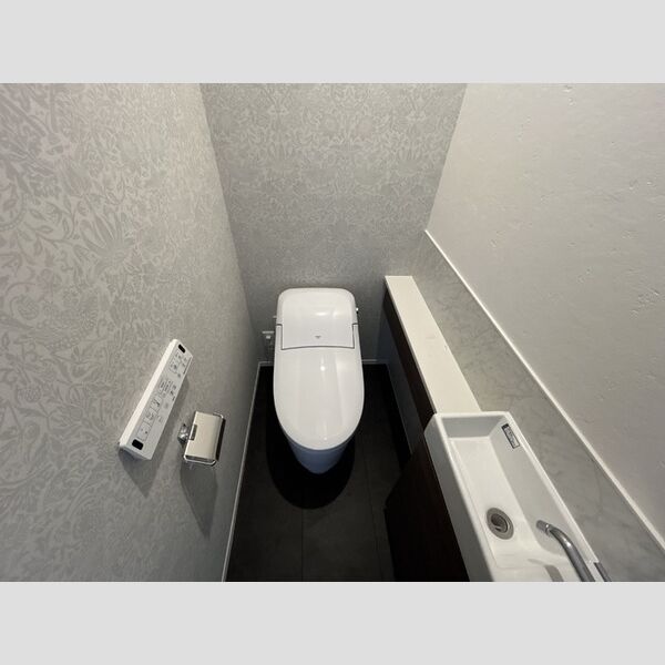 トイレ (温水洗浄暖房便座)