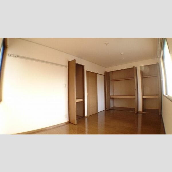 その他 (北東洋室7.5帖)