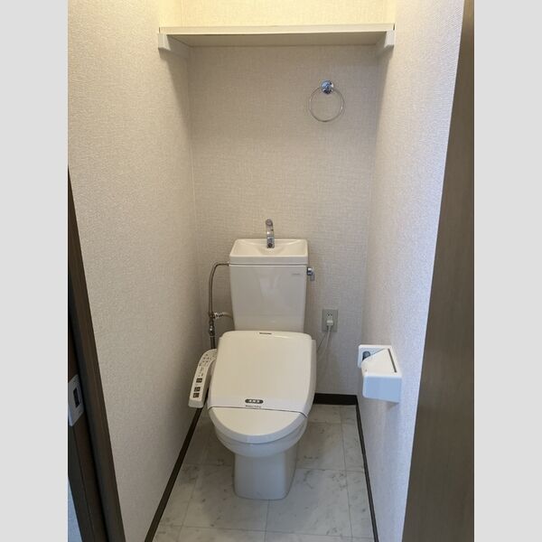 トイレ (温水洗浄暖房便座)