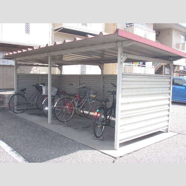 現地周辺 (駐輪場)