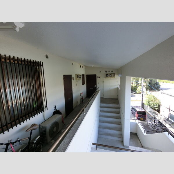 現地周辺 (ロビー部)