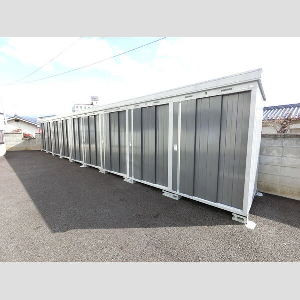 現地周辺 (室外物置)