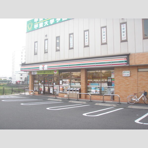 現地周辺 (セブンイレブン女鳥羽橋店(412m))