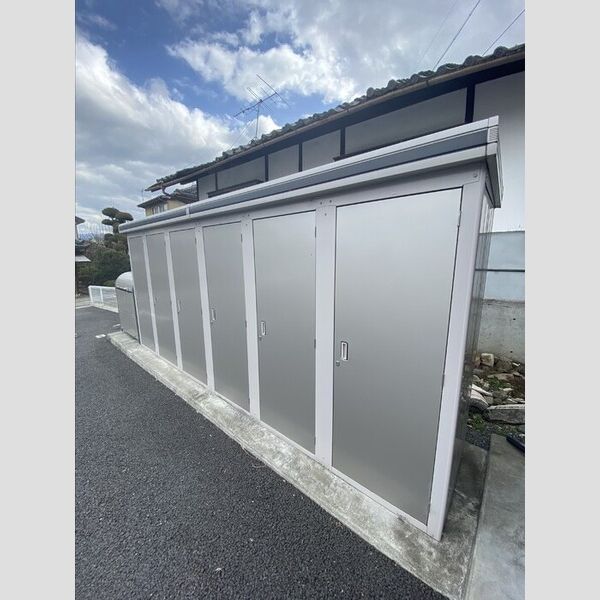 現地周辺 (物置)