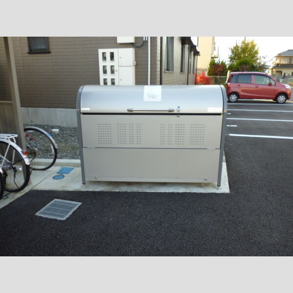 現地周辺 (入居者専用ゴミ収集庫)