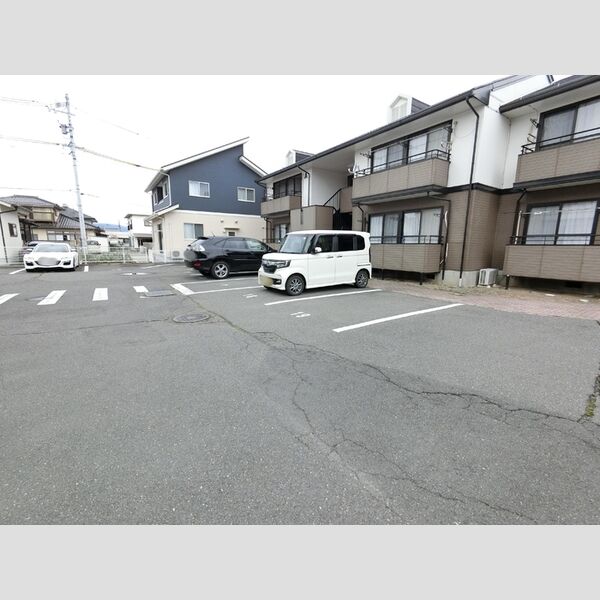駐車場 (駐車場)