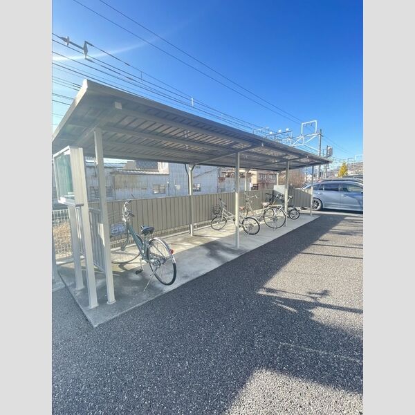 現地周辺 (駐輪場)