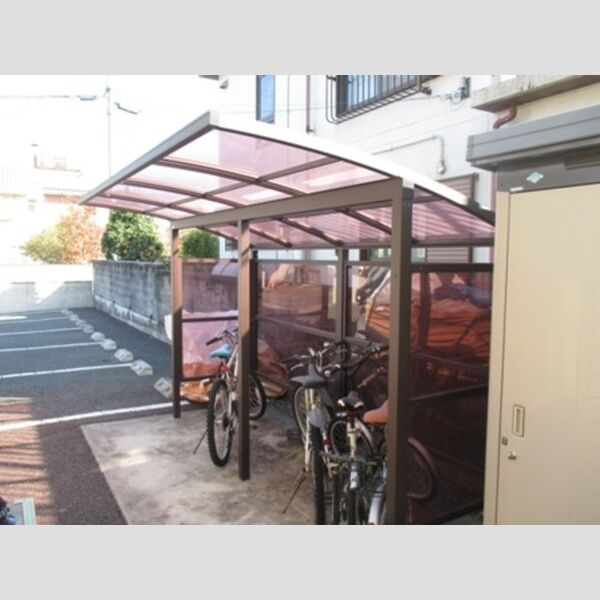 現地周辺 (駐輪場)