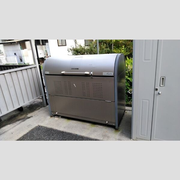 現地周辺 (ダストピット)